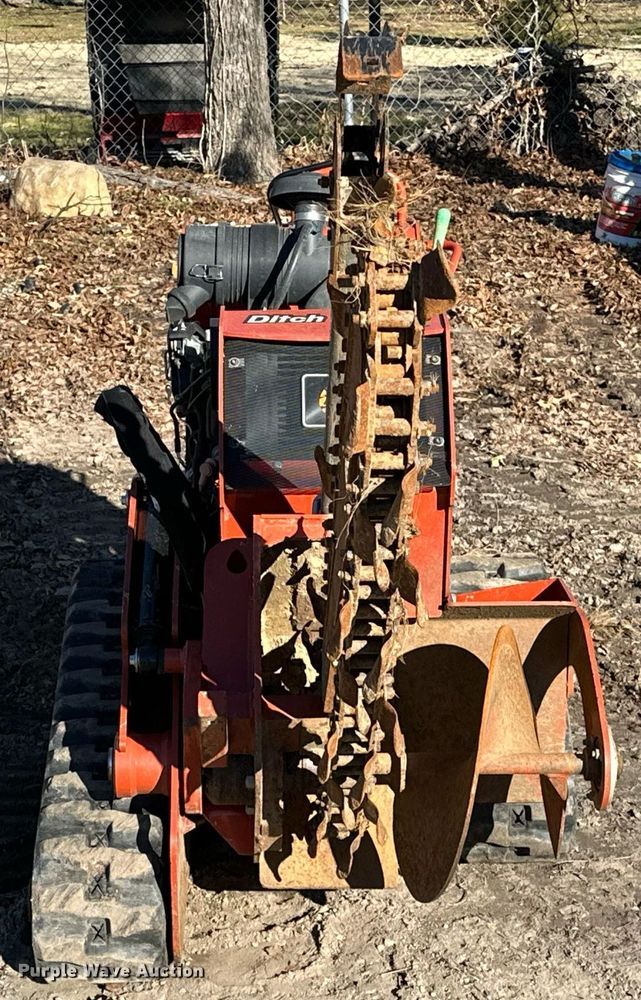 image for item LK9644 2019 Ditch Witch C24X  trencher
