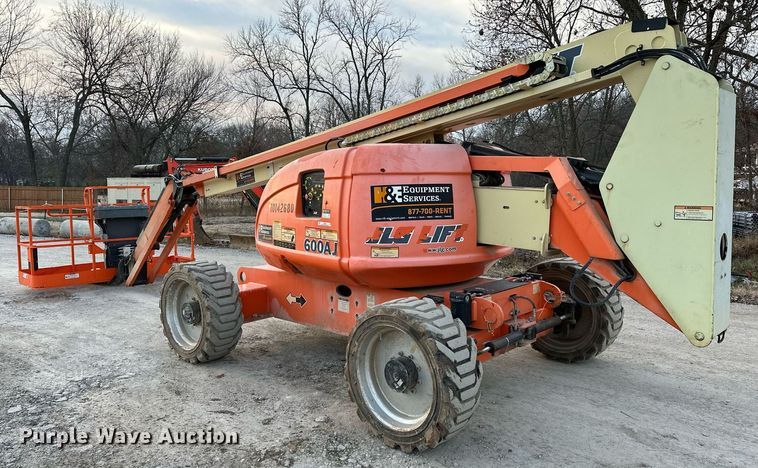 image for item LK9681 2014 JLG 600AJ  boom lift