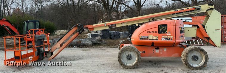 image for item LK9681 2014 JLG 600AJ  boom lift