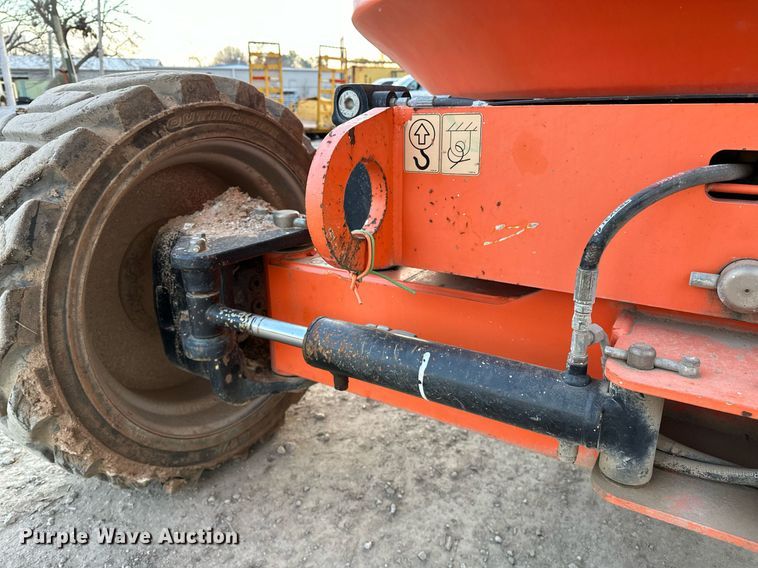 image for item LK9681 2014 JLG 600AJ  boom lift