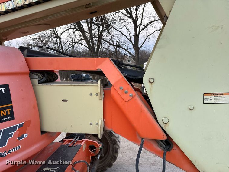 image for item LK9681 2014 JLG 600AJ  boom lift