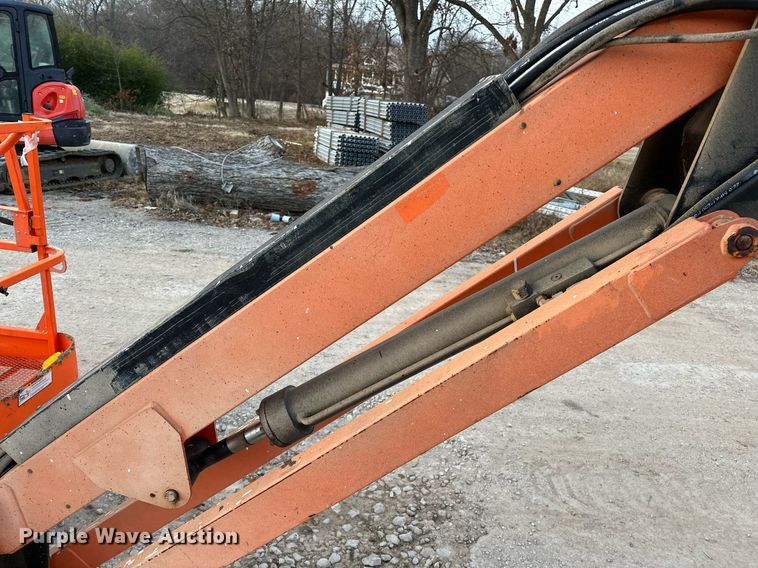 image for item LK9681 2014 JLG 600AJ  boom lift