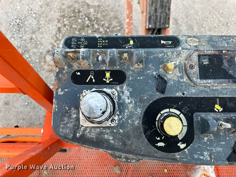 image for item LK9681 2014 JLG 600AJ  boom lift