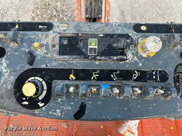 image for item LK9681 2014 JLG 600AJ  boom lift