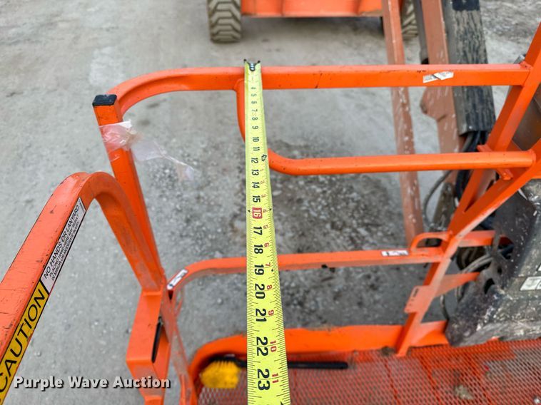 image for item LK9681 2014 JLG 600AJ  boom lift