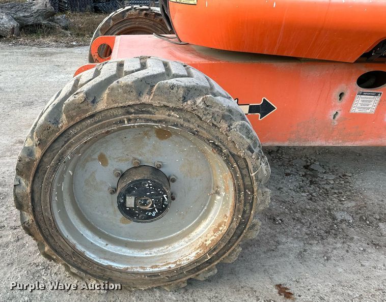 image for item LK9681 2014 JLG 600AJ  boom lift