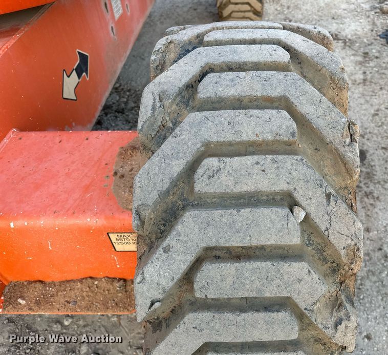 image for item LK9681 2014 JLG 600AJ  boom lift