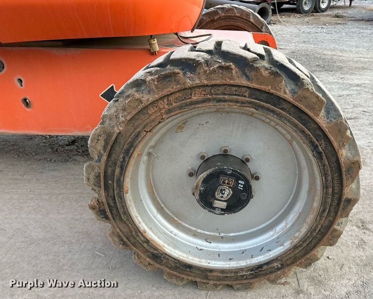 image for item LK9681 2014 JLG 600AJ  boom lift