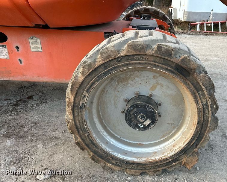 image for item LK9681 2014 JLG 600AJ  boom lift