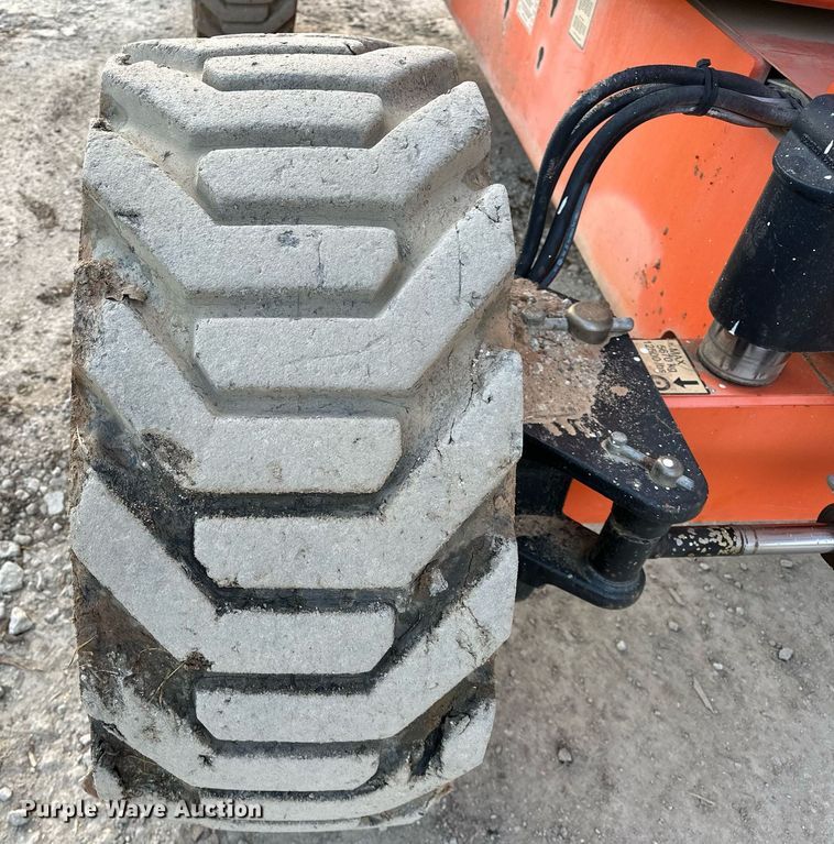 image for item LK9681 2014 JLG 600AJ  boom lift