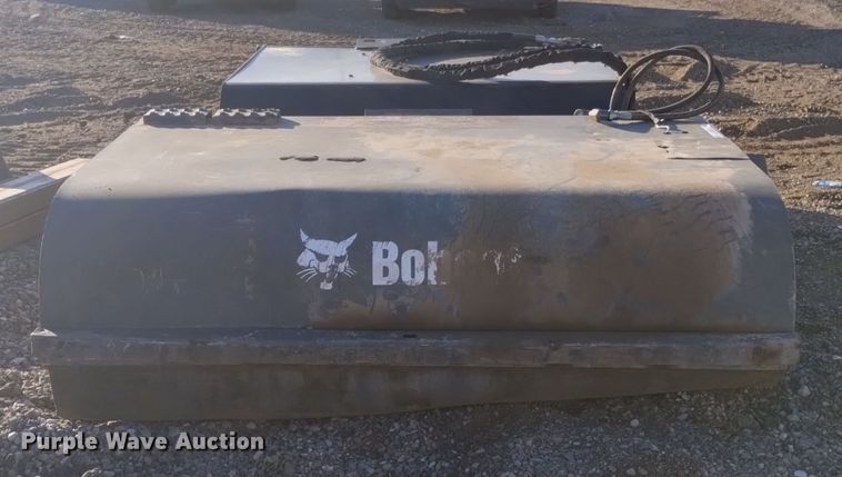 image for item LN9897 2018 Bobcat 72 Sweeper  skid steer sweeper