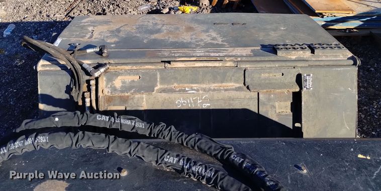 image for item LN9897 2018 Bobcat 72 Sweeper  skid steer sweeper