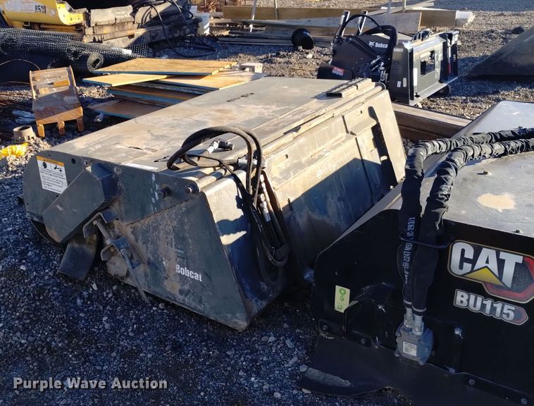 image for item LN9897 2018 Bobcat 72 Sweeper  skid steer sweeper