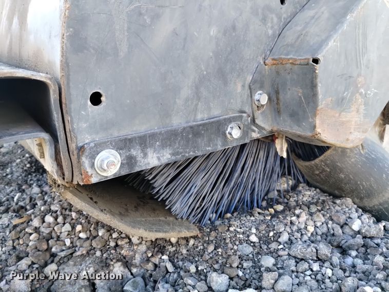 image for item LN9897 2018 Bobcat 72 Sweeper  skid steer sweeper