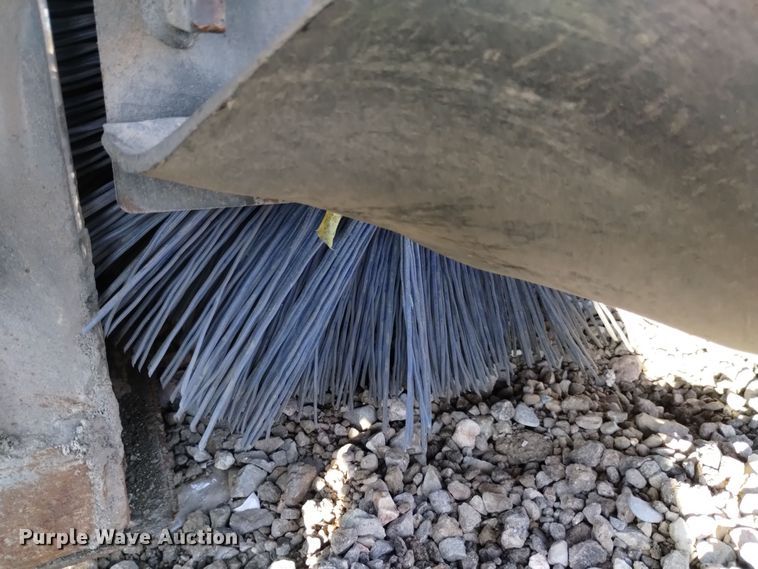 image for item LN9897 2018 Bobcat 72 Sweeper  skid steer sweeper