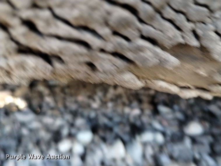 image for item LN9897 2018 Bobcat 72 Sweeper  skid steer sweeper