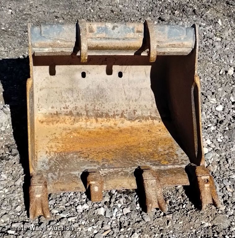 image for item LN9899 Bobcat  24" W bucket