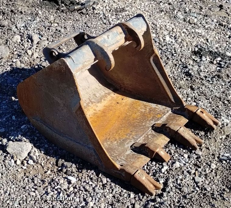 image for item LN9899 Bobcat  24" W bucket