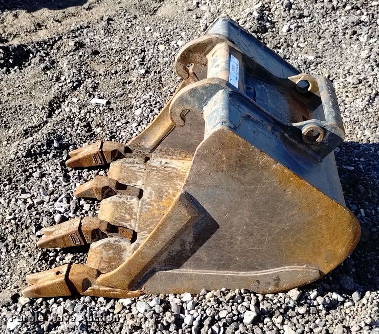 image for item LN9899 Bobcat  24" W bucket