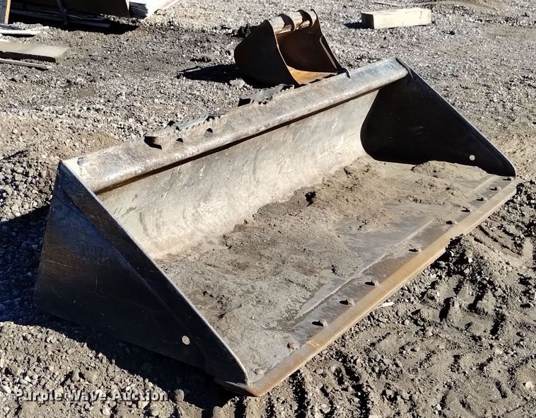 image for item LN9901 Caterpillar 292-9270  skid steer bucket