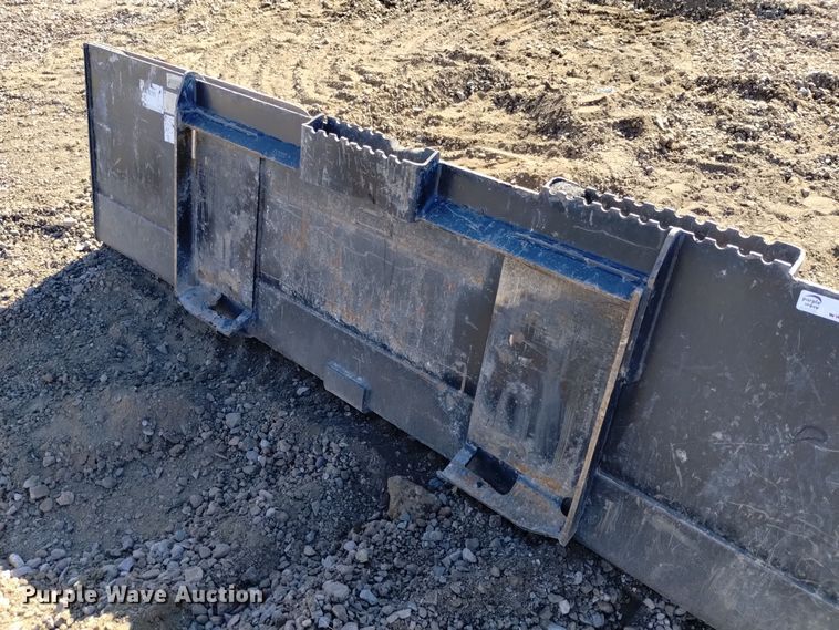 image for item LN9901 Caterpillar 292-9270  skid steer bucket