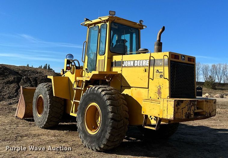 image for item LO9310 1994 John Deere 624G  wheel loader