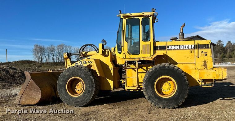 image for item LO9310 1994 John Deere 624G  wheel loader