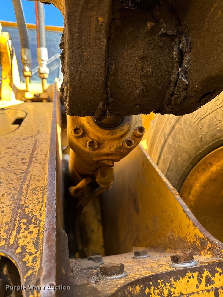 image for item LO9310 1994 John Deere 624G  wheel loader