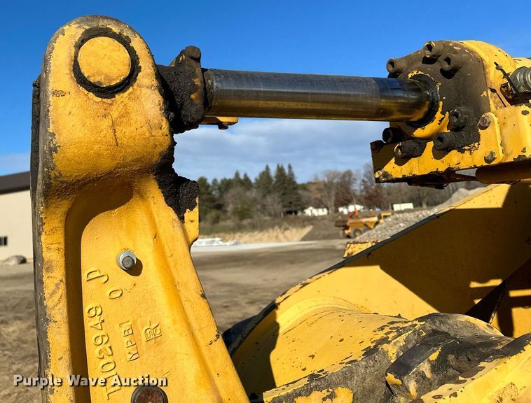 image for item LO9310 1994 John Deere 624G  wheel loader