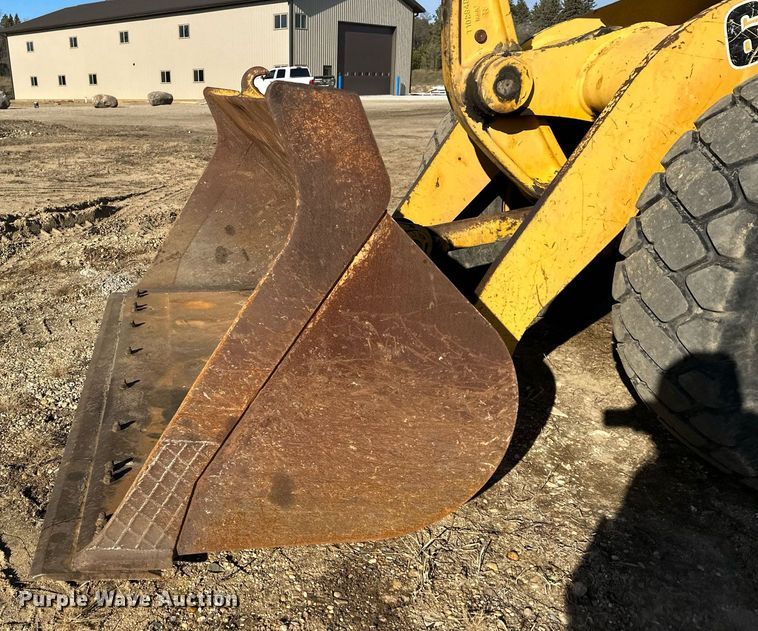 image for item LO9310 1994 John Deere 624G  wheel loader