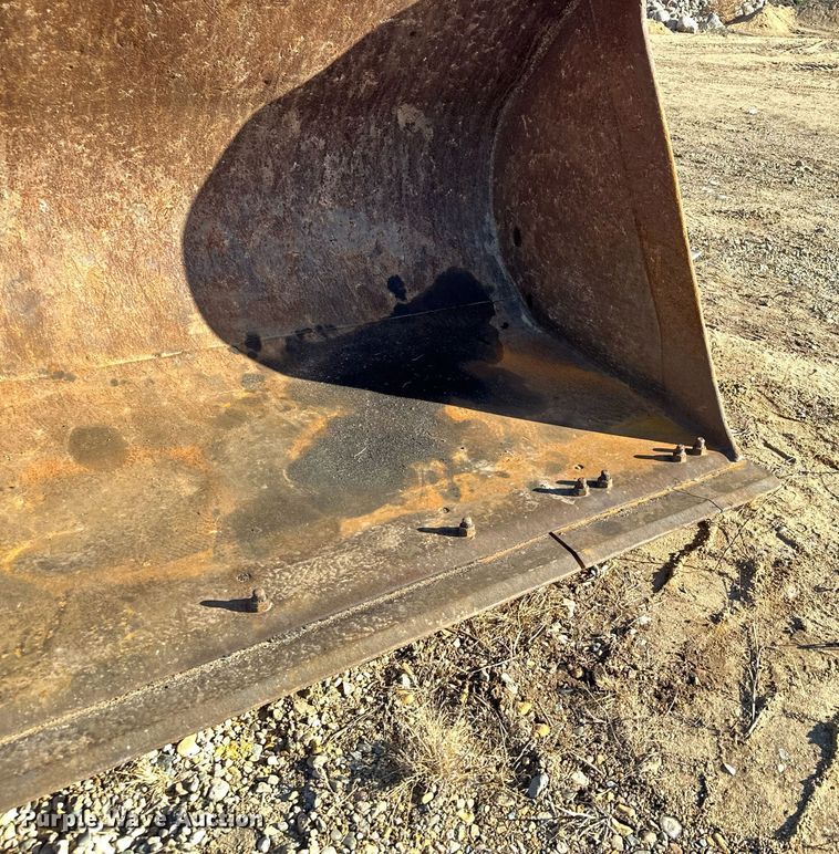 image for item LO9310 1994 John Deere 624G  wheel loader