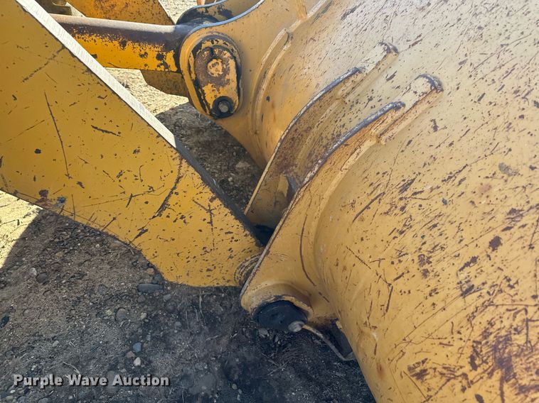 image for item LO9310 1994 John Deere 624G  wheel loader