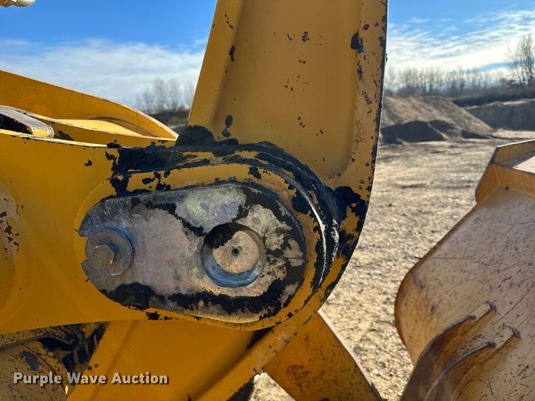 image for item LO9310 1994 John Deere 624G  wheel loader