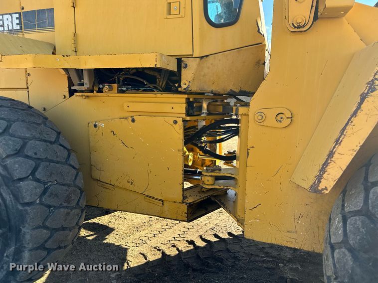 image for item LO9310 1994 John Deere 624G  wheel loader