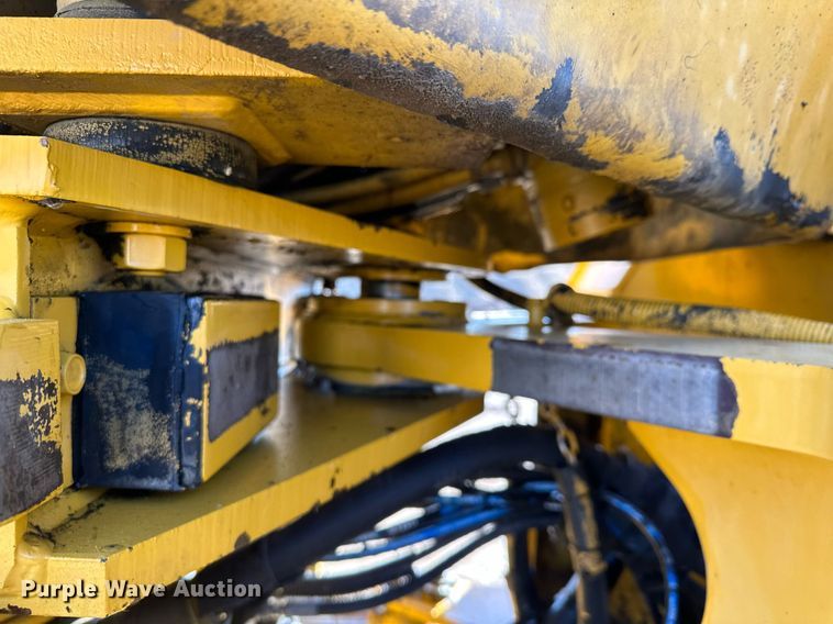 image for item LO9310 1994 John Deere 624G  wheel loader