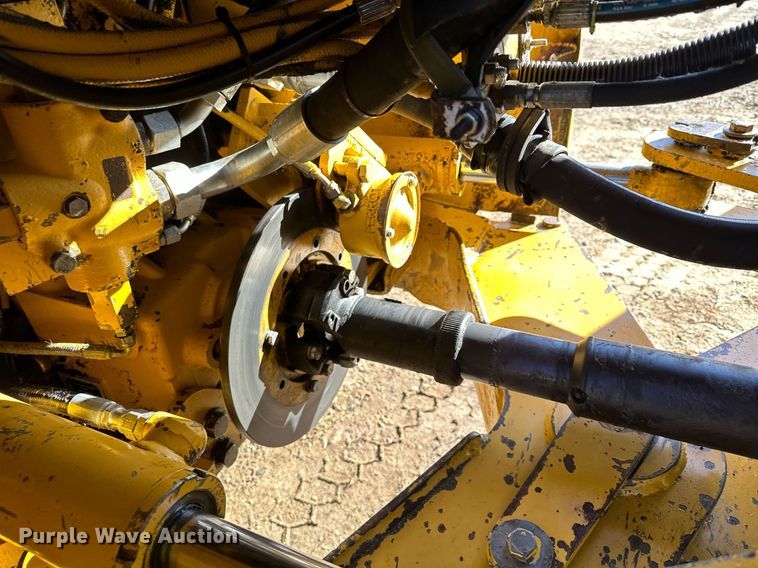 image for item LO9310 1994 John Deere 624G  wheel loader