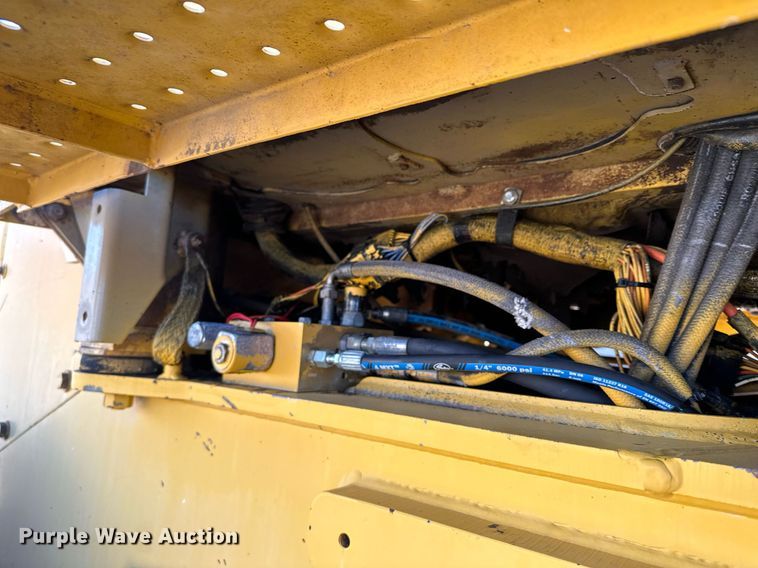 image for item LO9310 1994 John Deere 624G  wheel loader