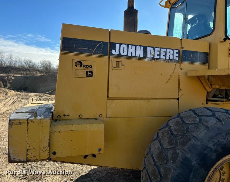 image for item LO9310 1994 John Deere 624G  wheel loader