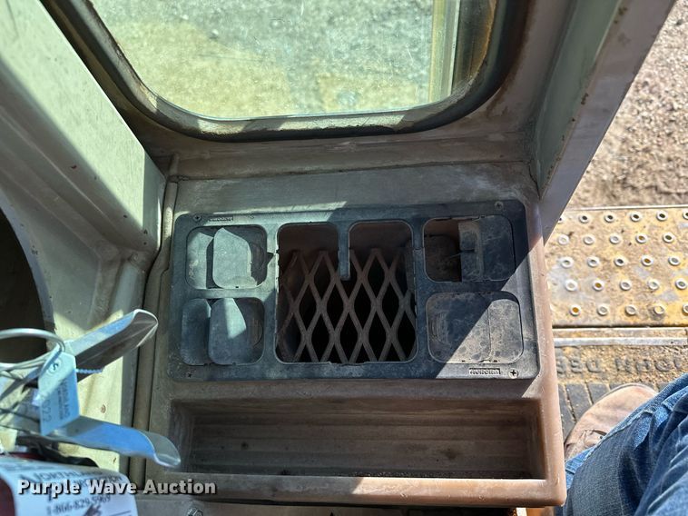 image for item LO9310 1994 John Deere 624G  wheel loader