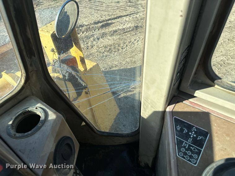 image for item LO9310 1994 John Deere 624G  wheel loader