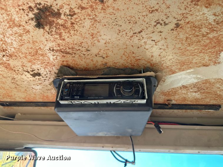 image for item LO9310 1994 John Deere 624G  wheel loader