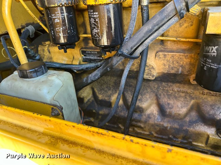 image for item LO9310 1994 John Deere 624G  wheel loader