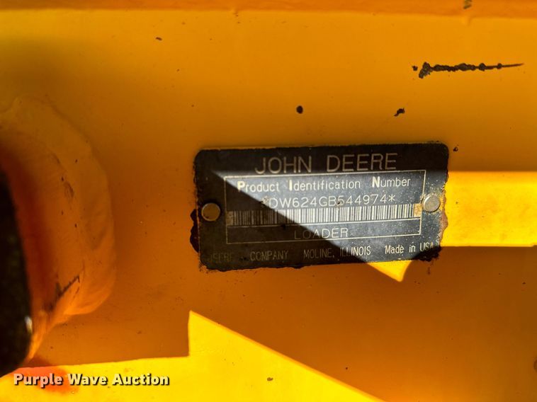 image for item LO9310 1994 John Deere 624G  wheel loader