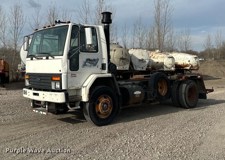 image for item LO9334 1996 Ford CF8000  truck cab and chassis