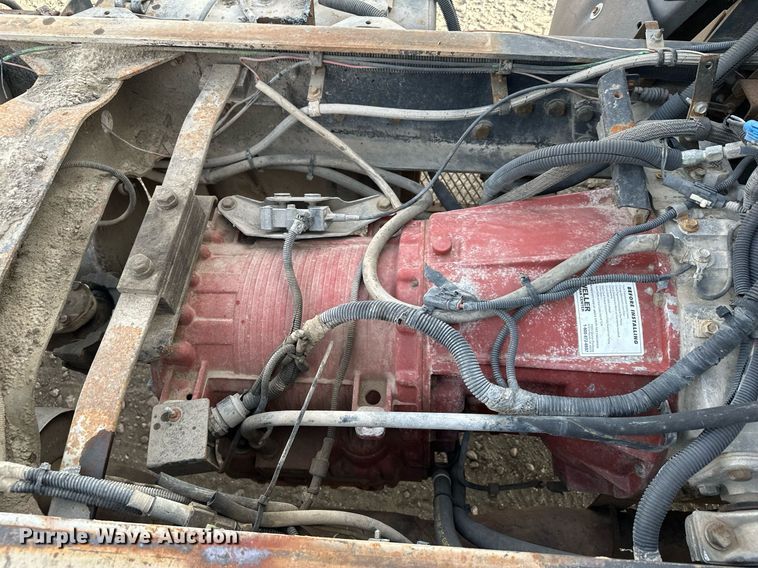 image for item LO9334 1996 Ford CF8000  truck cab and chassis