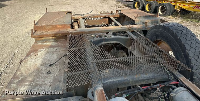 image for item LO9334 1996 Ford CF8000  truck cab and chassis