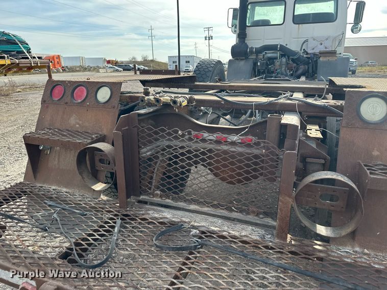 image for item LO9334 1996 Ford CF8000  truck cab and chassis