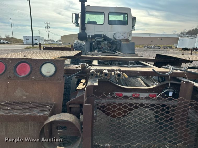 image for item LO9334 1996 Ford CF8000  truck cab and chassis