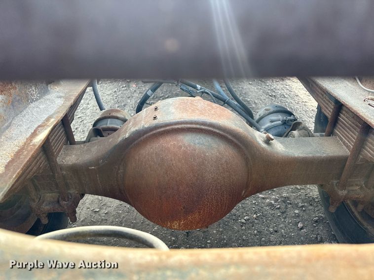 image for item LO9334 1996 Ford CF8000  truck cab and chassis