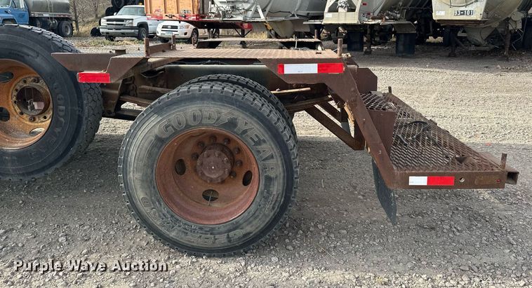 image for item LO9334 1996 Ford CF8000  truck cab and chassis